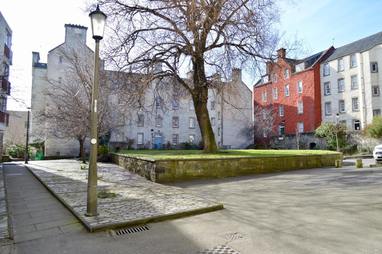 Crags View Apartment On The Royal Mile Édimbourg Extérieur photo