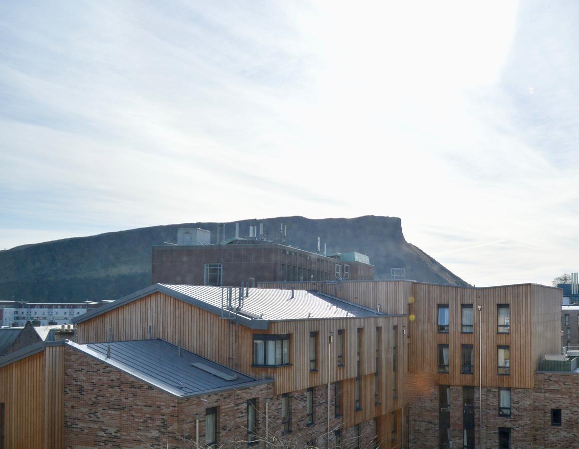 Crags View Apartment On The Royal Mile Édimbourg Extérieur photo